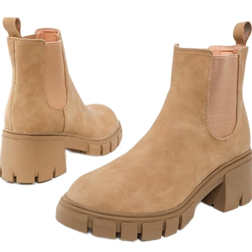 Chunky Lug Sole Chelsea Boots Ankle Boot Size 8.5 Non-Slip